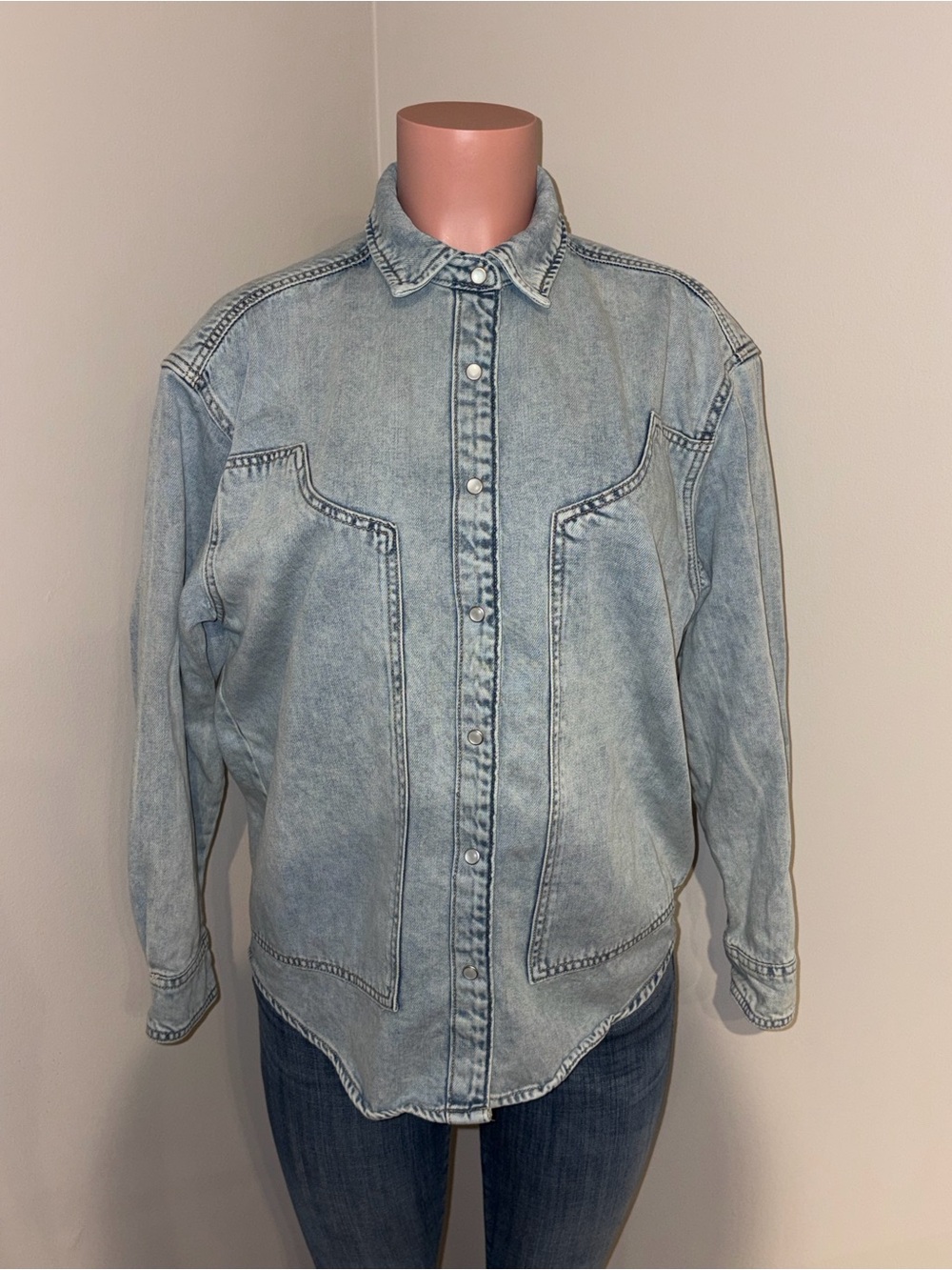 wild fable Light Wash Denim Button-Down Shirt. Size 8
